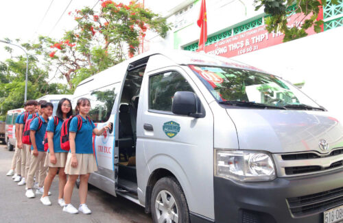 Tại  sao nên chọn dịch vụ thuê xe 18 chỗ đưa đón học sinh của Huy Đạt